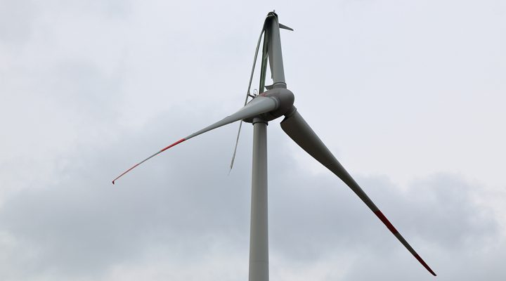 wind-turbine-rotor-blade-repair